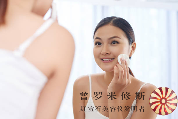 眼部射頻美容儀：輕松護(hù)理，讓你擁有緊致年輕眼周肌膚！