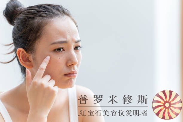 松弛肌膚不再困擾！緊致美容儀助你重塑緊致輪廓！