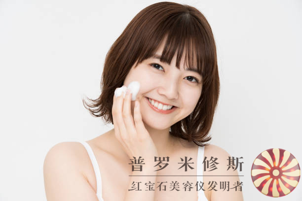 法令紋煩惱？這些美容儀能幫你解決！