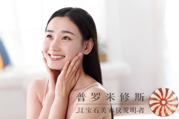 打破時光限制！神奇提拉緊致美容儀曝光